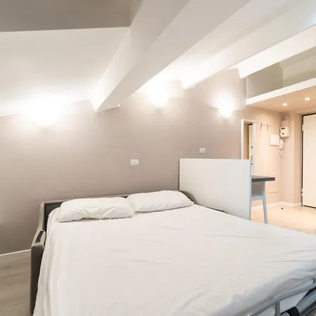 Intrho Flat P.ta Romana Milánó
