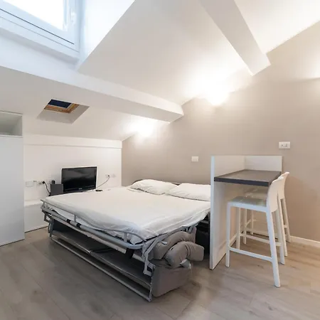 Intrho Flat P.ta Romana Apartman