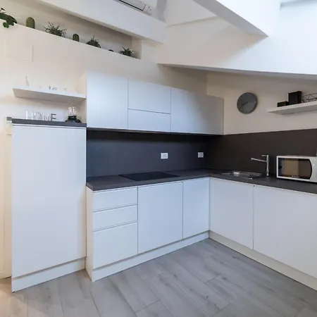 Apartament Intrho Flat P.ta Romana Mediolan